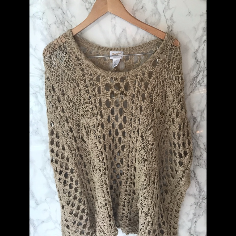 Wrangler crochet looking poncho, never worn.